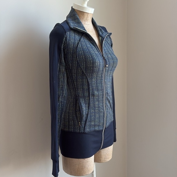 Lululemon Nice Asana Jacket Size 2 - Picture 4 of 6